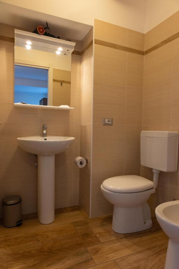 Trontano La Stazione B&B 외부 사진