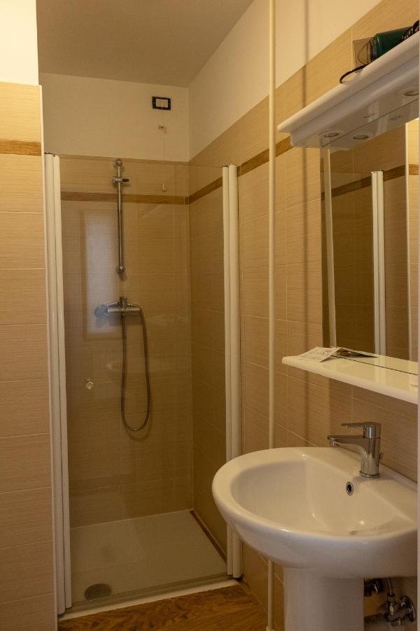 Trontano La Stazione B&B 외부 사진
